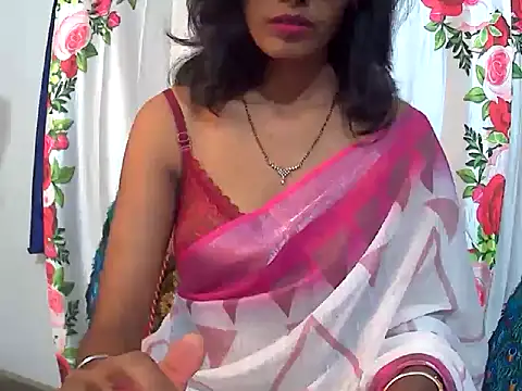 sexy janu25 online show from October 10, 2025, 4:28 pm