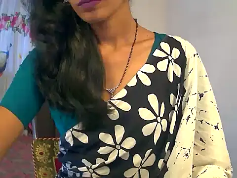 sexy janu25 online show from June 7, 2026, 6:28 am