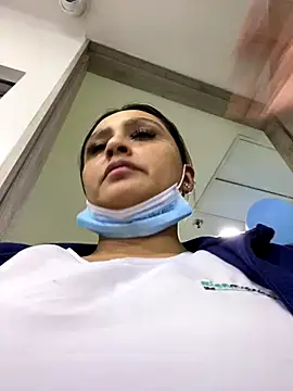 Keittly  online show from October 21, 2025, 3:40 am