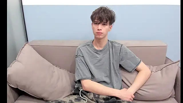 Snapshot of Im_Shine_Guy chatting on October 13, 2025, 2:44 am Im Shine Guy online show from October 13, 2025, 2:44 am