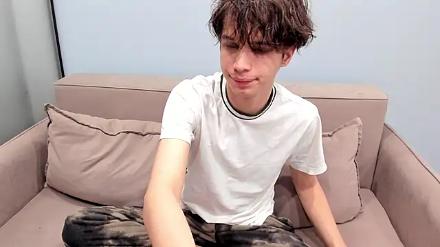 Snapshot of Im_Shine_Guy chatting on December 1, 2025, 5:01 am Im Shine Guy online show from December 1, 2025, 5:01 am