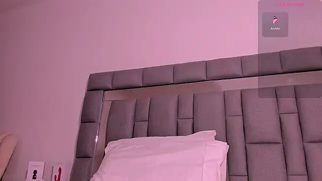 vivianne scott online show from September 10, 2025, 12:05 pm