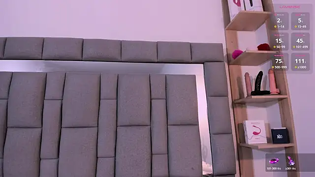 vivianne scott online show from October 18, 2025, 12:06 pm