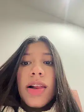 Snapshot of Lolitacooper chatting on February 3, 2025, 10:32 pm Lolitacooper online show from February 3, 2025, 10:32 pm