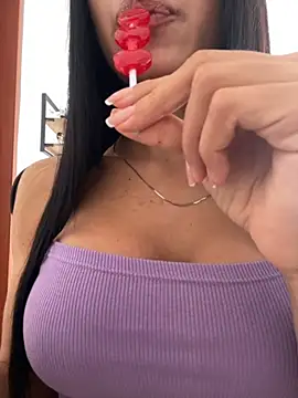 Snapshot of Lolitacooper chatting on October 2, 2025, 9:55 pm Lolitacooper online show from October 2, 2025, 9:55 pm