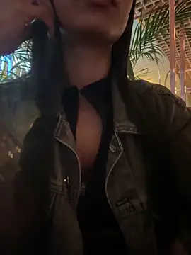 Snapshot of Lolitacooper chatting on October 7, 2025, 9:01 pm Lolitacooper online show from October 7, 2025, 9:01 pm