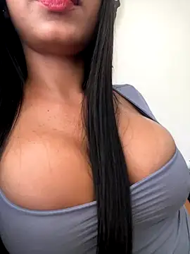 Snapshot of Lolitacooper chatting on October 12, 2025, 9:03 pm Lolitacooper online show from October 12, 2025, 9:03 pm