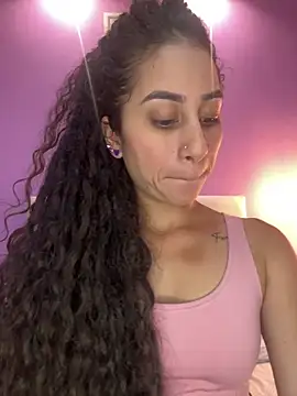 Snapshot of bella_ponce1 chatting on January 28, 2025, 3:04 am bella ponce1 online show from January 28, 2025, 3:04 am