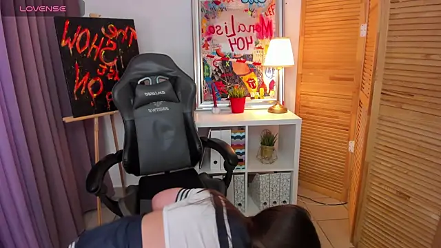 Snapshot of Aria_Blisss chatting on January 14, 2025, 8:31 am Aria Blisss online show from January 14, 2025, 8:31 am