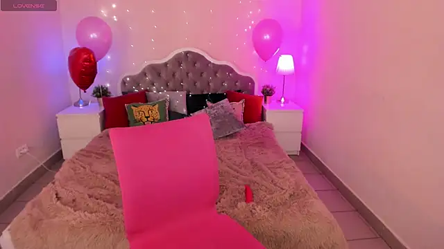 Snapshot of Aria_Blisss chatting on February 13, 2025, 2:01 am Aria Blisss online show from February 13, 2025, 2:01 am