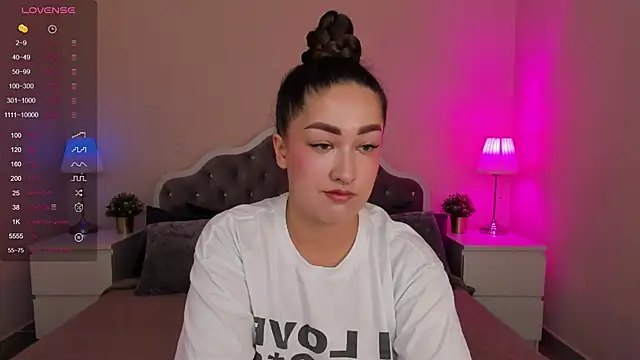 Snapshot of Aria_Blisss chatting on September 11, 2025, 11:49 pm Aria Blisss online show from September 11, 2025, 11:49 pm