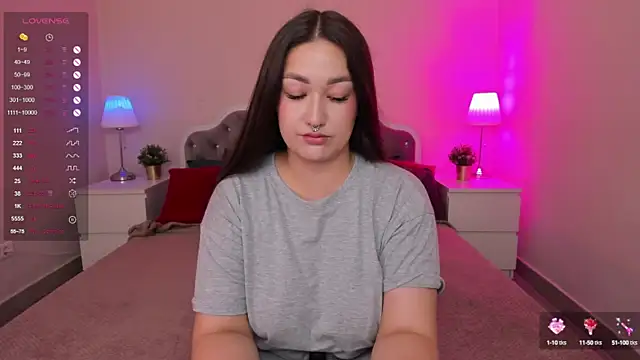 Snapshot of Aria_Blisss chatting on October 7, 2025, 12:41 am Aria Blisss online show from October 7, 2025, 12:41 am