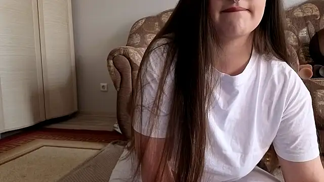 Snapshot of Aria_Blisss chatting on April 23, 2026, 4:14 am Aria Blisss online show from April 23, 2026, 4:14 am
