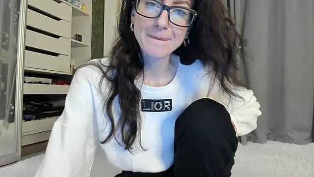 Snapshot of Baby_Jewel chatting on October 15, 2025, 10:15 am Baby Jewel online show from October 15, 2025, 10:15 am