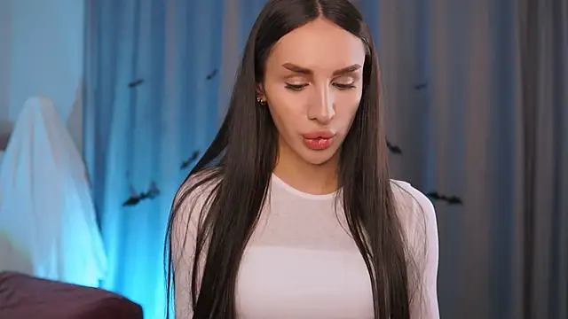 Kim Oberlin  online show from October 18, 2025, 11:00 am