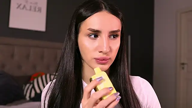 Kim Oberlin  online show from October 26, 2025, 11:38 am