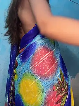 Lunaxx001 online show from April 12, 2026, 5:56 am