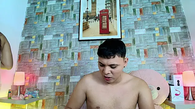 couple lovelyds online show from October 24, 2025, 8:49 pm