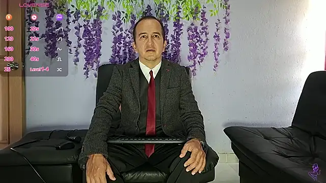 yazforeSolo online show from February 13, 2026, 2:02 pm