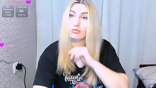 Snapshot of JaneLaJewel chatting on November 13, 2025, 7:24 pm JaneLaJewel online show from November 13, 2025, 7:24 pm