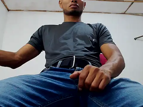 fernandez latinblackk online show from January 5, 2025, 1:24 am