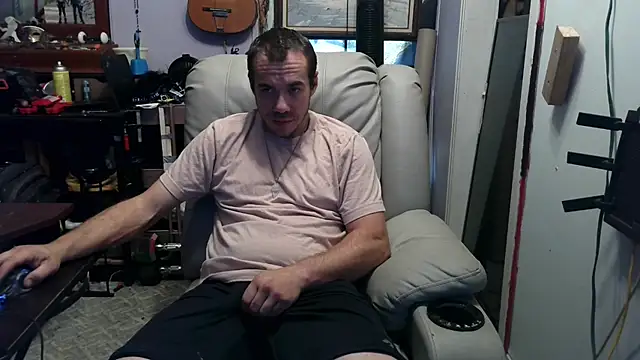 ScubaStevex online show from November 3, 2025, 4:30 pm