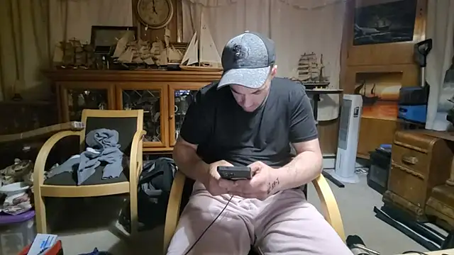 ScubaStevex online show from April 18, 2026, 4:16 am