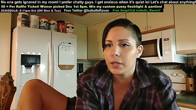 Snapshot of IsabelleRaven chatting on November 6, 2025, 12:22 am IsabelleRaven online show from November 6, 2025, 12:22 am