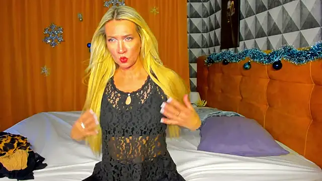 Snapshot of Luna__Lewis chatting on December 29, 2024, 2:31 pm Luna Lewis online show from December 29, 2024, 2:31 pm