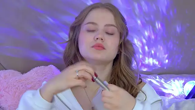 SelinSwarovski online show from October 4, 2025, 4:16 pm