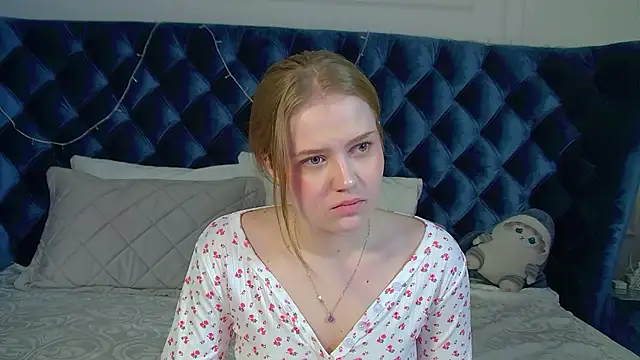 SelinSwarovski online show from December 18, 2025, 6:14 pm