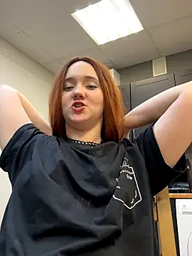 BritneyBurns online show from December 4, 2024, 1:14 am