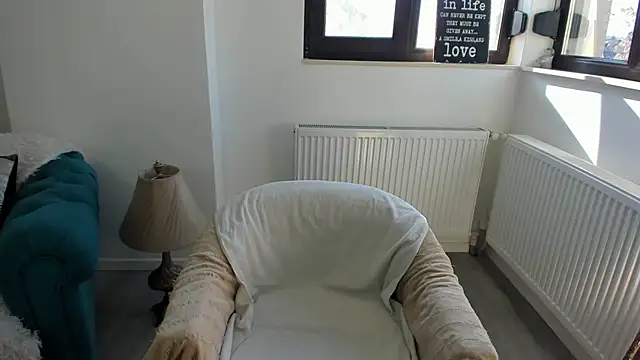 Snapshot of Arya_Shinex chatting on November 3, 2025, 8:37 am Arya Shinex online show from November 3, 2025, 8:37 am