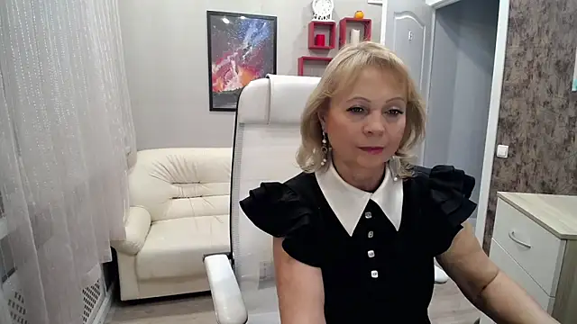 Milla Cutie18 online show from October 30, 2025, 5:31 am