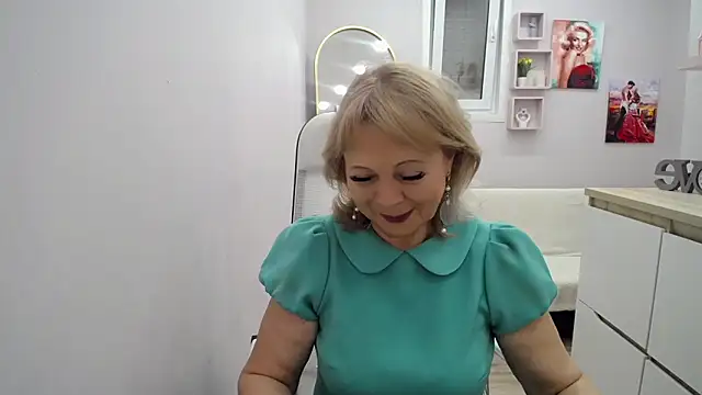 Snapshot of Milla_Cutie18 chatting on February 19, 2026, 5:14 am Milla Cutie18 online show from February 19, 2026, 5:14 am