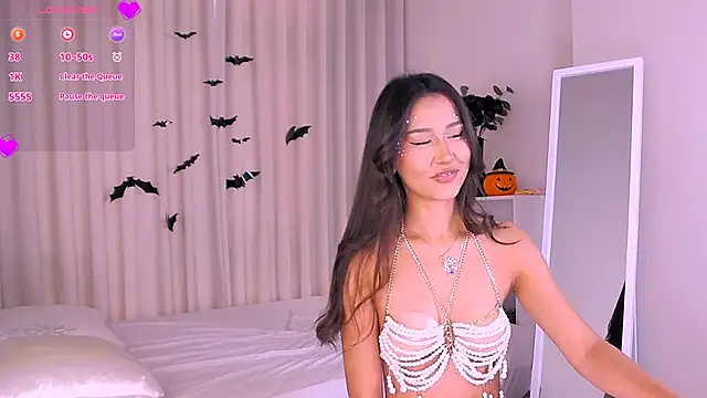 Melissa Mone online show from November 1, 2025, 5:42 am