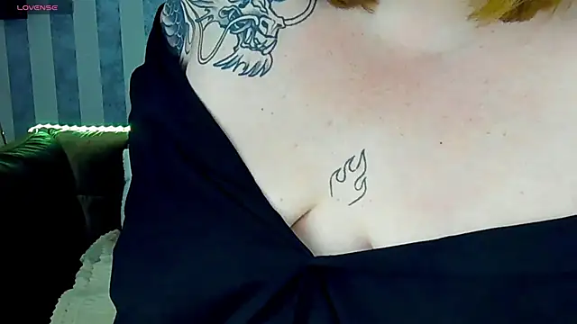 ZaraReignn online show from December 27, 2024, 12:39 am