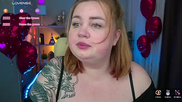 ZaraReignn online show from February 19, 2025, 9:03 pm