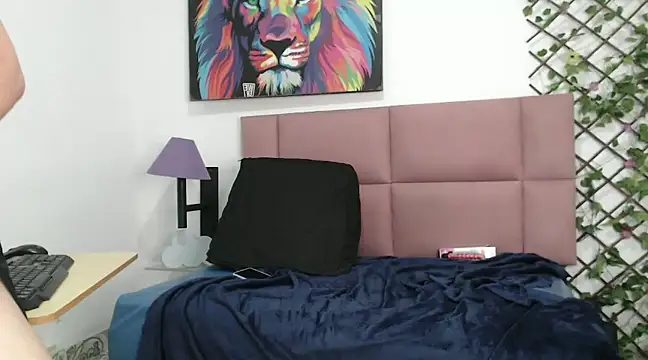 karabellie online show from December 17, 2024, 5:26 pm