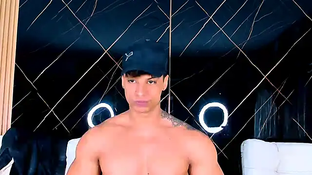 Owen Muzcle online show from October 8, 2025, 10:13 am