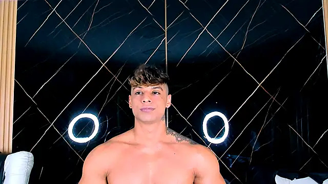 Owen Muzcle online show from October 24, 2025, 5:37 am