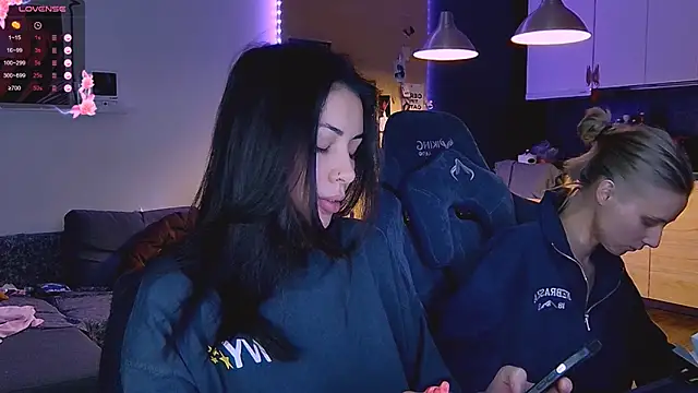 KatiKate online show from October 15, 2025, 8:20 pm