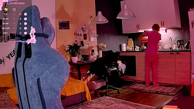 KatiKate online show from November 27, 2025, 3:36 pm