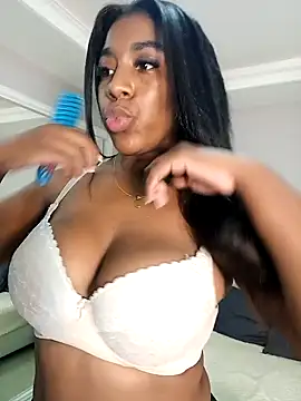 Snapshot of KloheCurvy chatting on January 27, 2025, 11:43 am KloheCurvy online show from January 27, 2025, 11:43 am