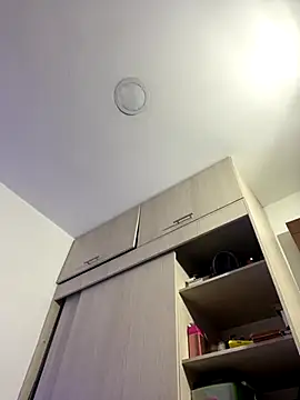 KloheCurvy online show from October 8, 2025, 2:47 pm