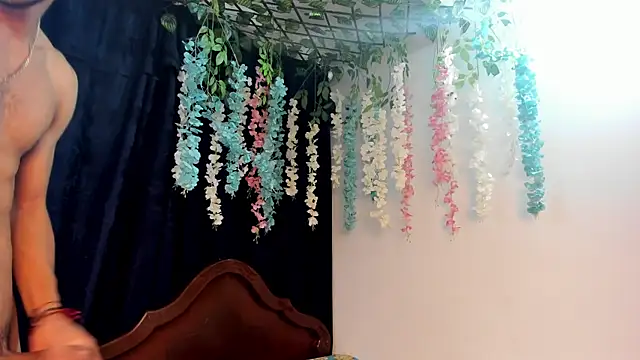 kattyandtom2 online show from January 18, 2025, 6:24 am