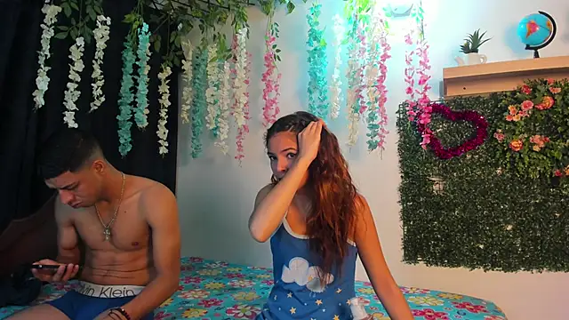 kattyandtom2 online show from January 26, 2025, 3:17 am