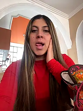 girl anni online show from October 5, 2025, 6:06 pm