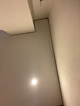 girl anni online show from November 4, 2025, 5:45 pm