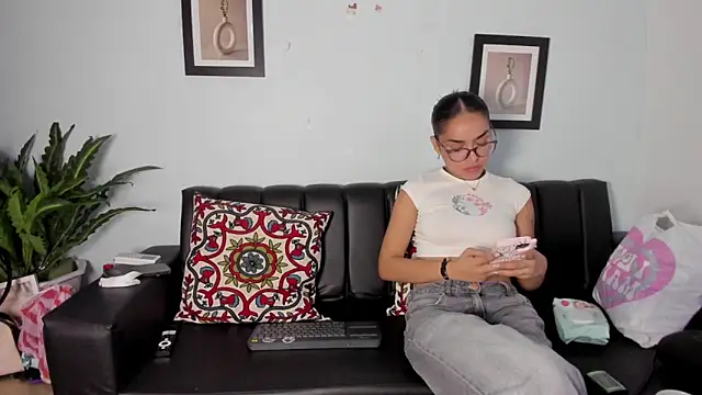 Mia petite01 online show from January 11, 2026, 10:26 pm